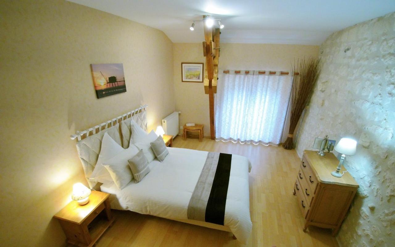 Demeure du Chapitre Chambres d'hôtes de charme Chadenac Extérieur photo
